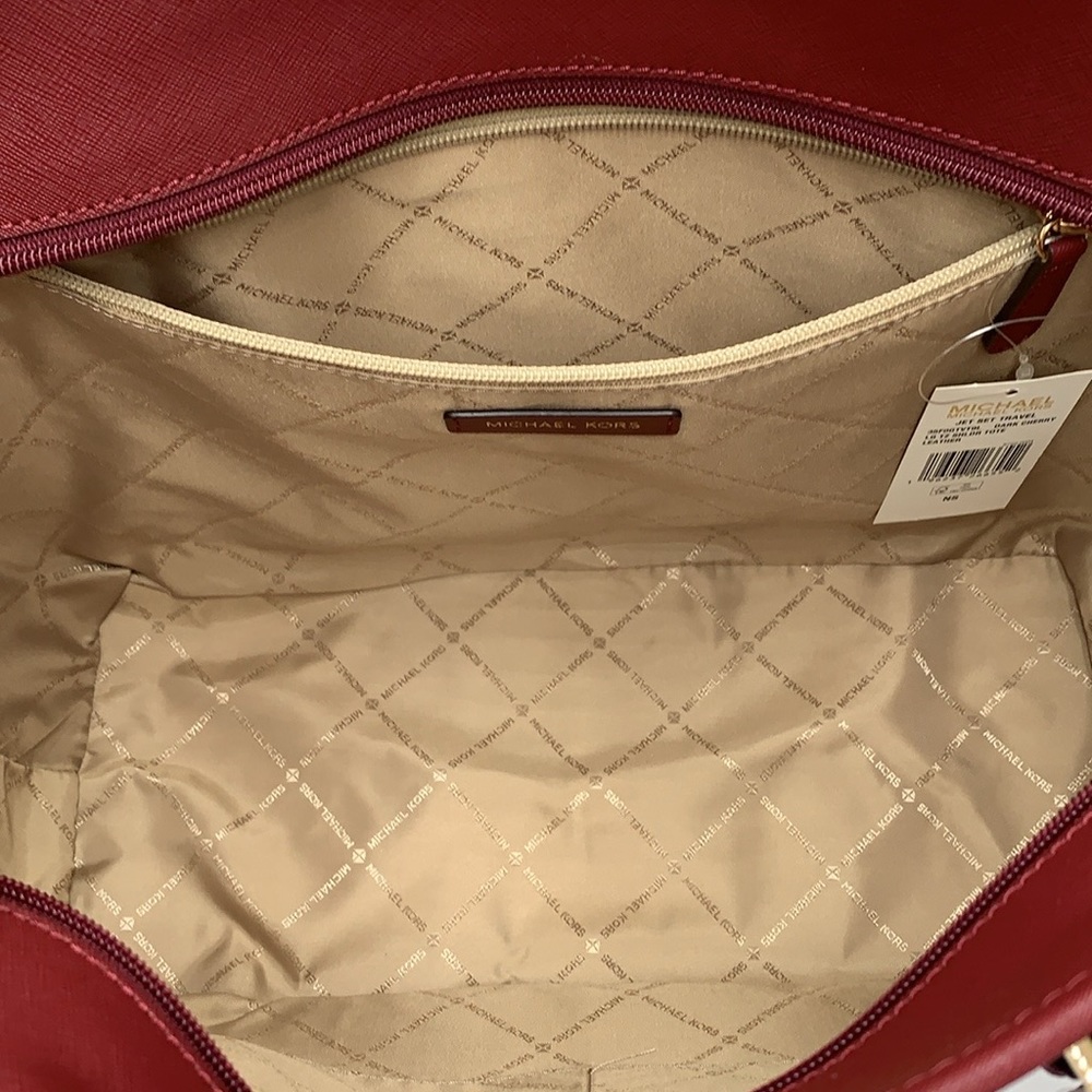 MICHAEL KORS
Jet Set Travel Large Saffiano Leather Tote Shoulder
DARK CHERRY
NWT - Picture 9 of 15